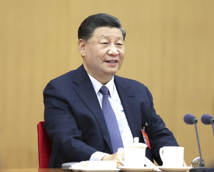 10月17日，習近平同志參加黨的二十大廣西代表團討論。新華社記者 鞠鵬 攝
